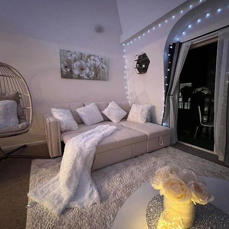 Cozy Downtown Condo Retreat With Space Needle View Seattle Eksteriør billede