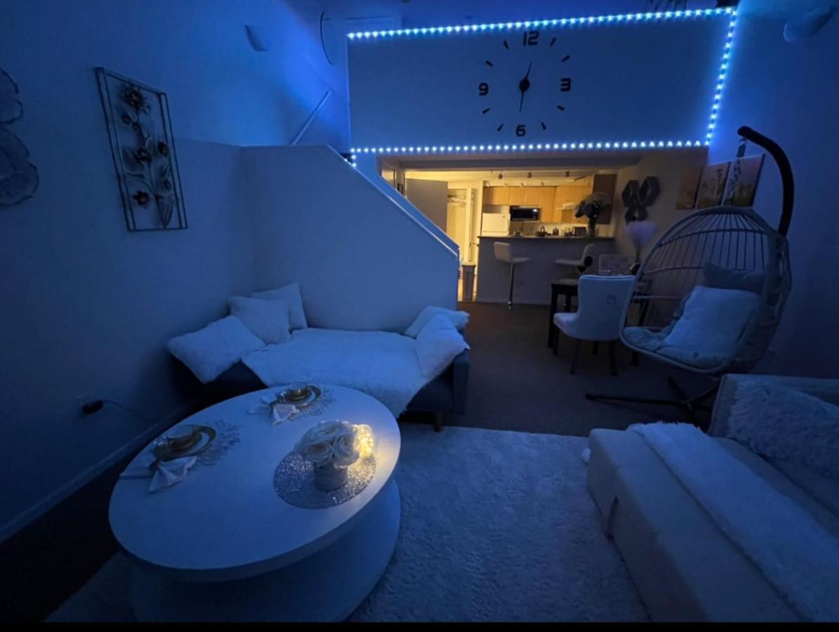 Cozy Downtown Condo Retreat With Space Needle View Seattle Eksteriør billede